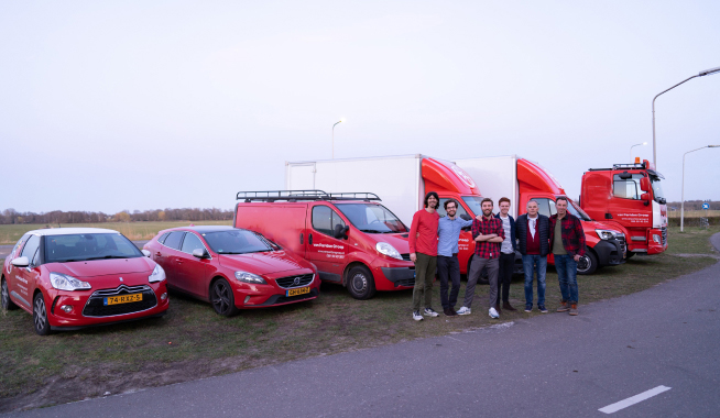Het wagenpark en team van Van Paridon